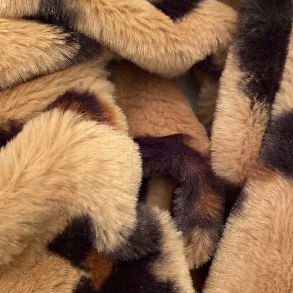 Faux Animal Print Infinity Fur Scarf • NWOT - Picture 2 of 8